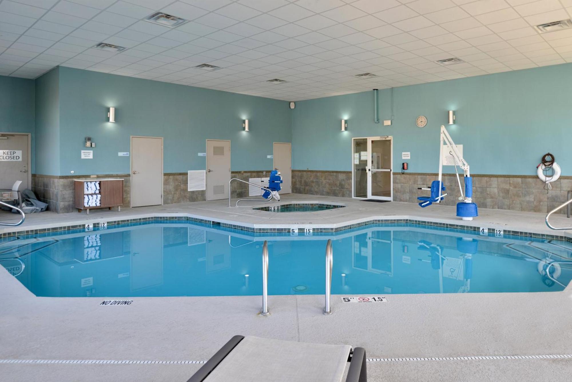 Holiday Inn Express Hotel & Suites Farmington By Ihg Exteriör bild