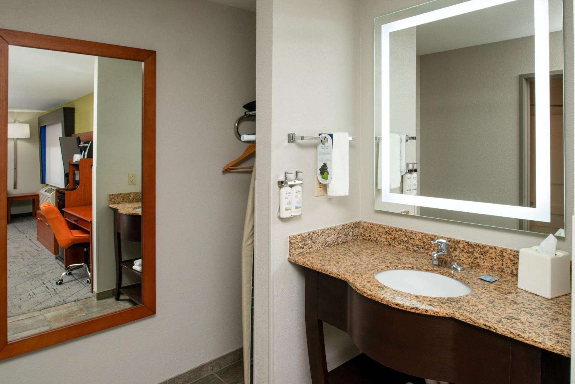 Holiday Inn Express Hotel & Suites Farmington By Ihg Exteriör bild