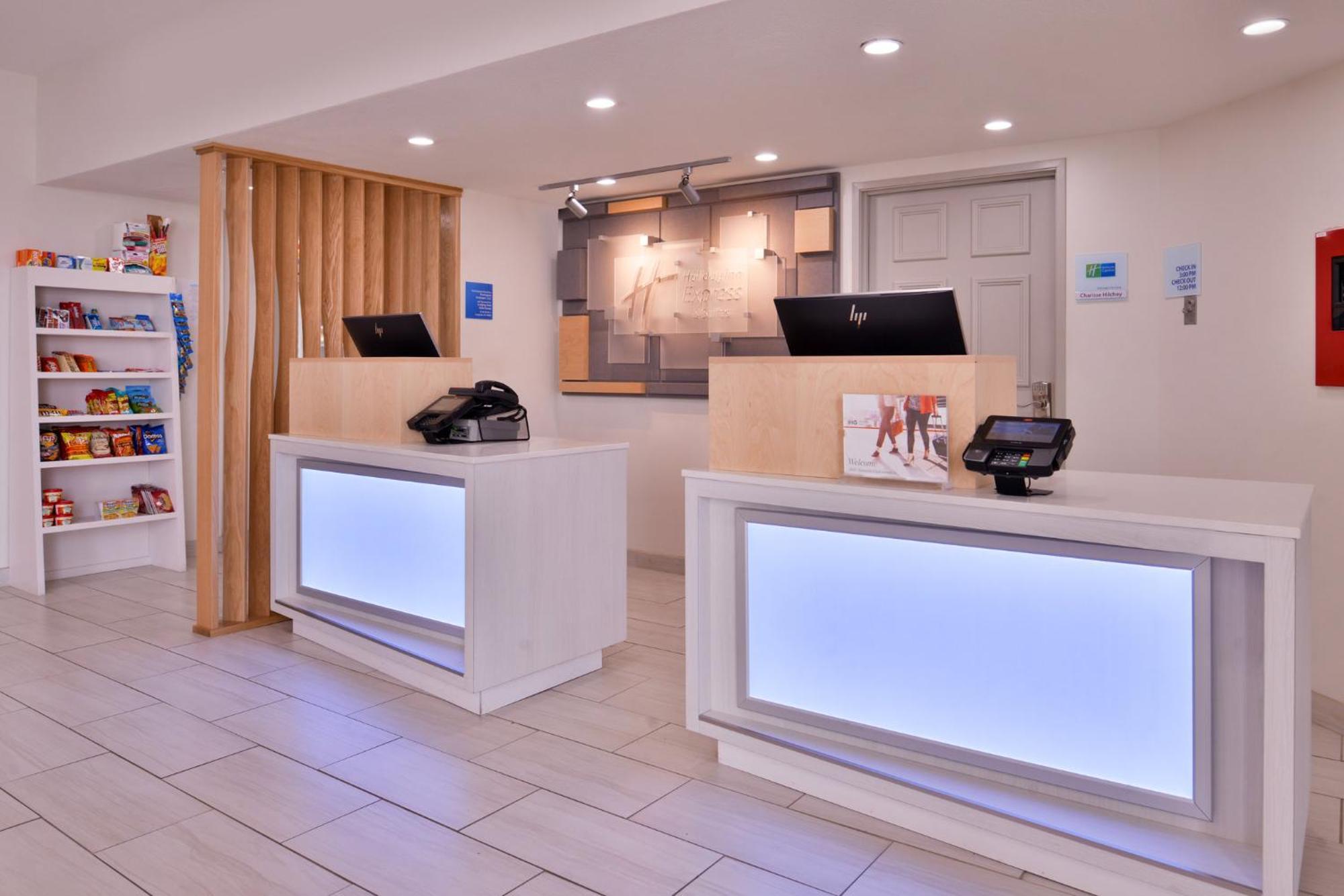 Holiday Inn Express Hotel & Suites Farmington By Ihg Exteriör bild