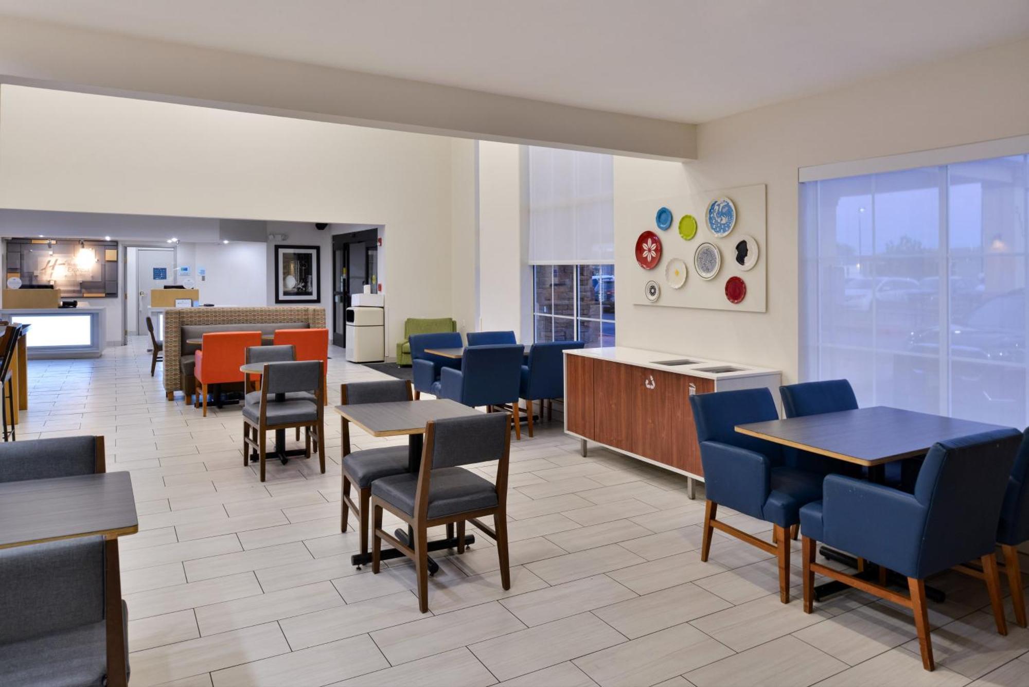 Holiday Inn Express Hotel & Suites Farmington By Ihg Exteriör bild