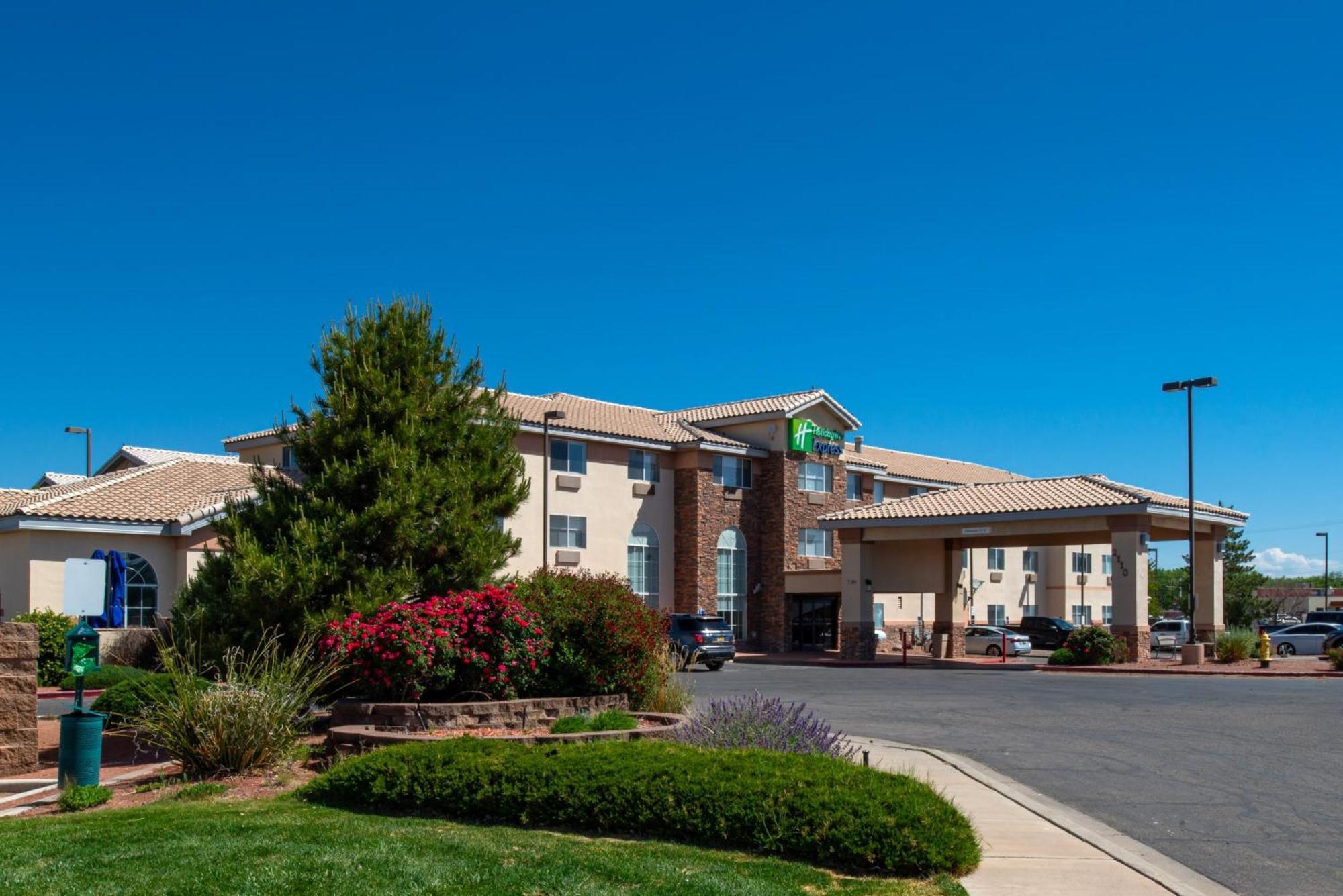 Holiday Inn Express Hotel & Suites Farmington By Ihg Exteriör bild