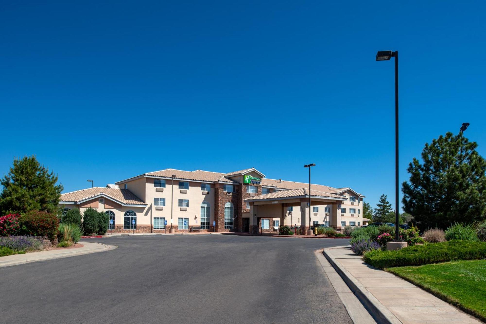 Holiday Inn Express Hotel & Suites Farmington By Ihg Exteriör bild