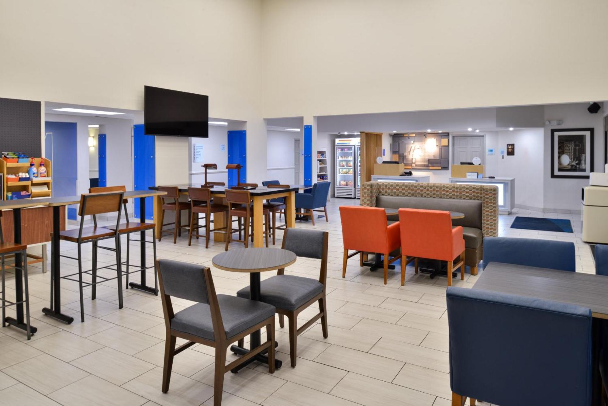 Holiday Inn Express Hotel & Suites Farmington By Ihg Exteriör bild