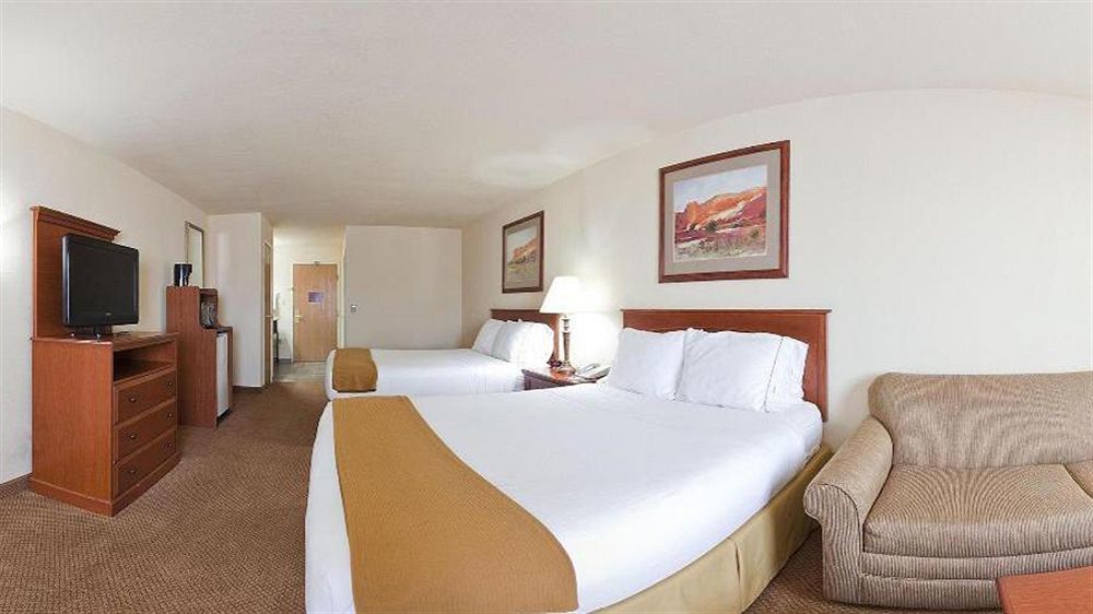 Holiday Inn Express Hotel & Suites Farmington By Ihg Exteriör bild