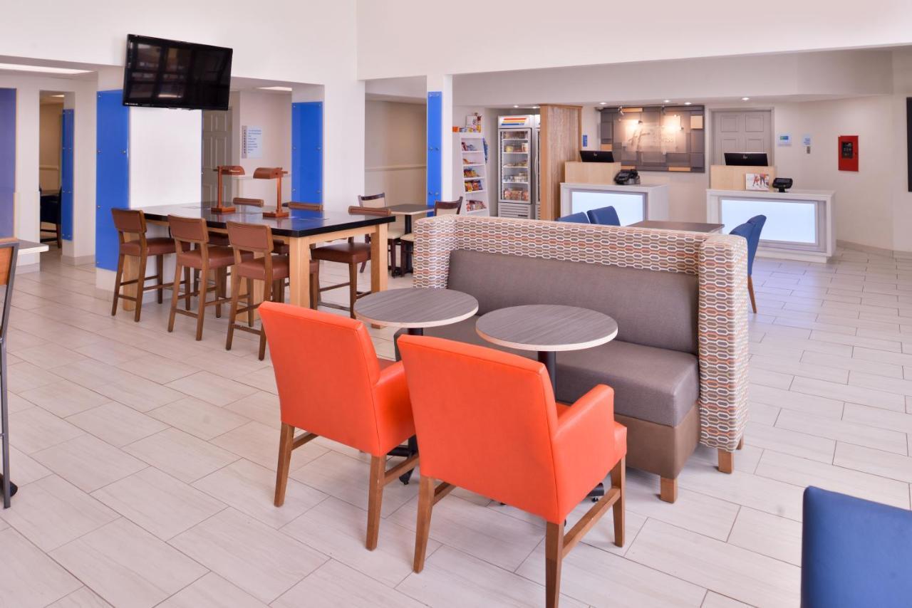 Holiday Inn Express Hotel & Suites Farmington By Ihg Exteriör bild